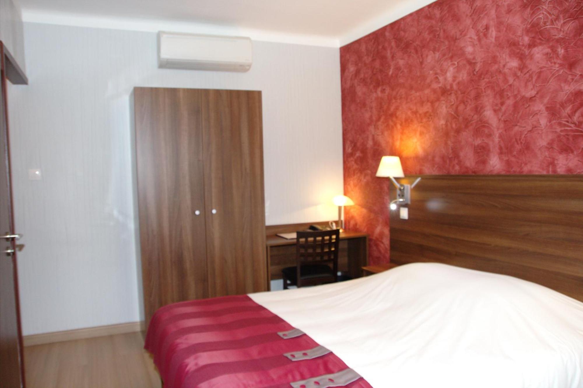La Table Alsacienne Hotel Farebersviller Bagian luar foto